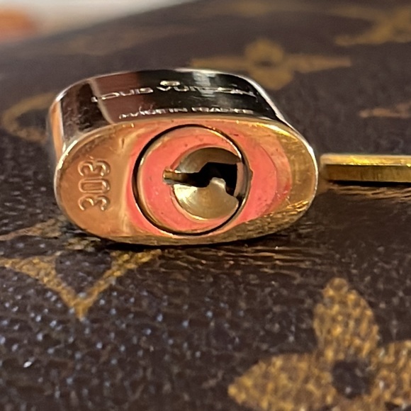 Lot of 2 Louis Vuitton Authentic Brass Lock and Key Set #303 and #304 - Picture 16 of 16